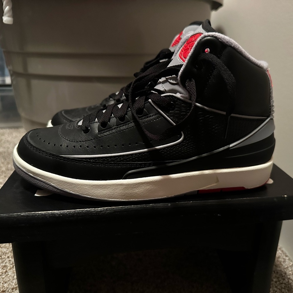 Grade School Retro 2 Jordans